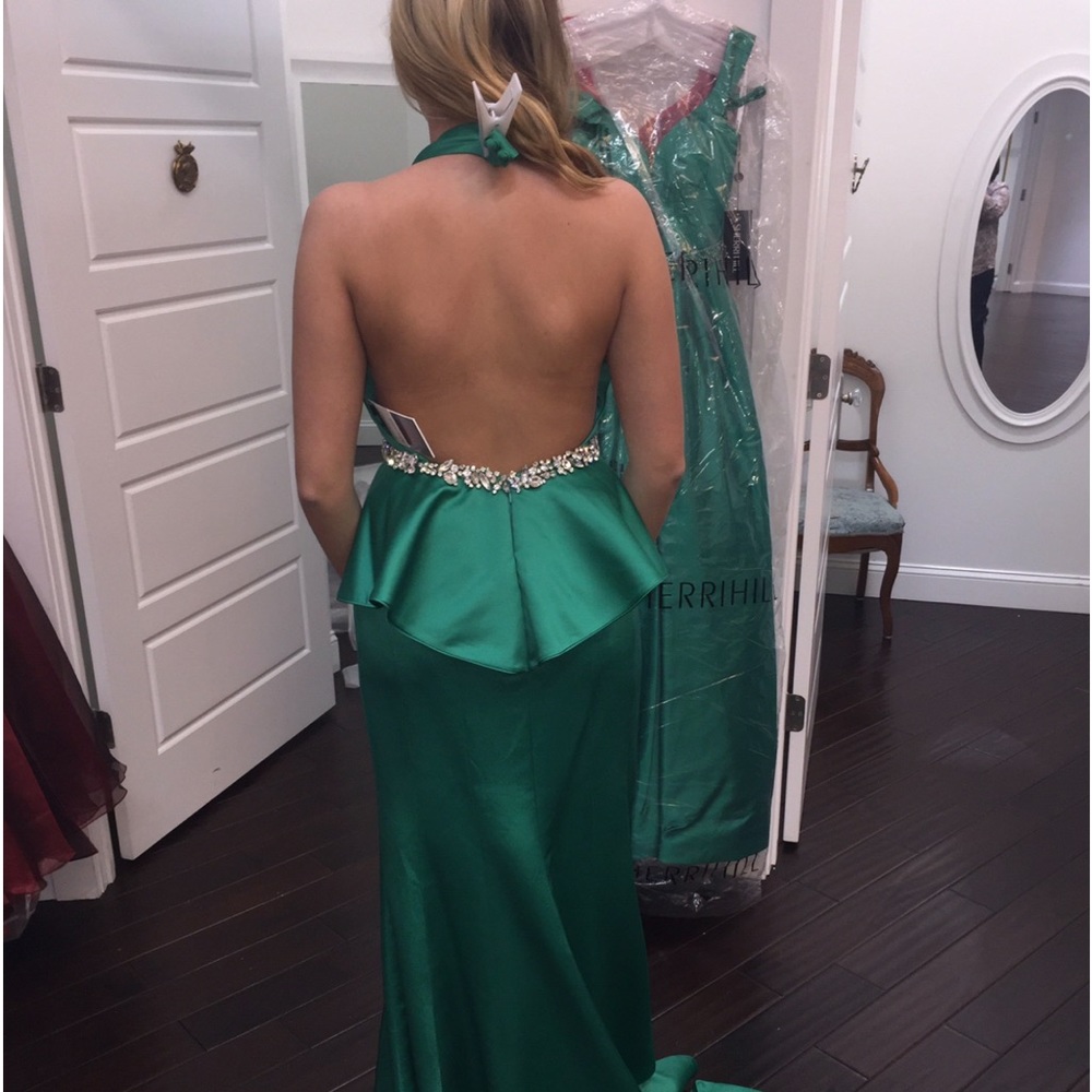 Jovani size 4 emerald prom dress pageant